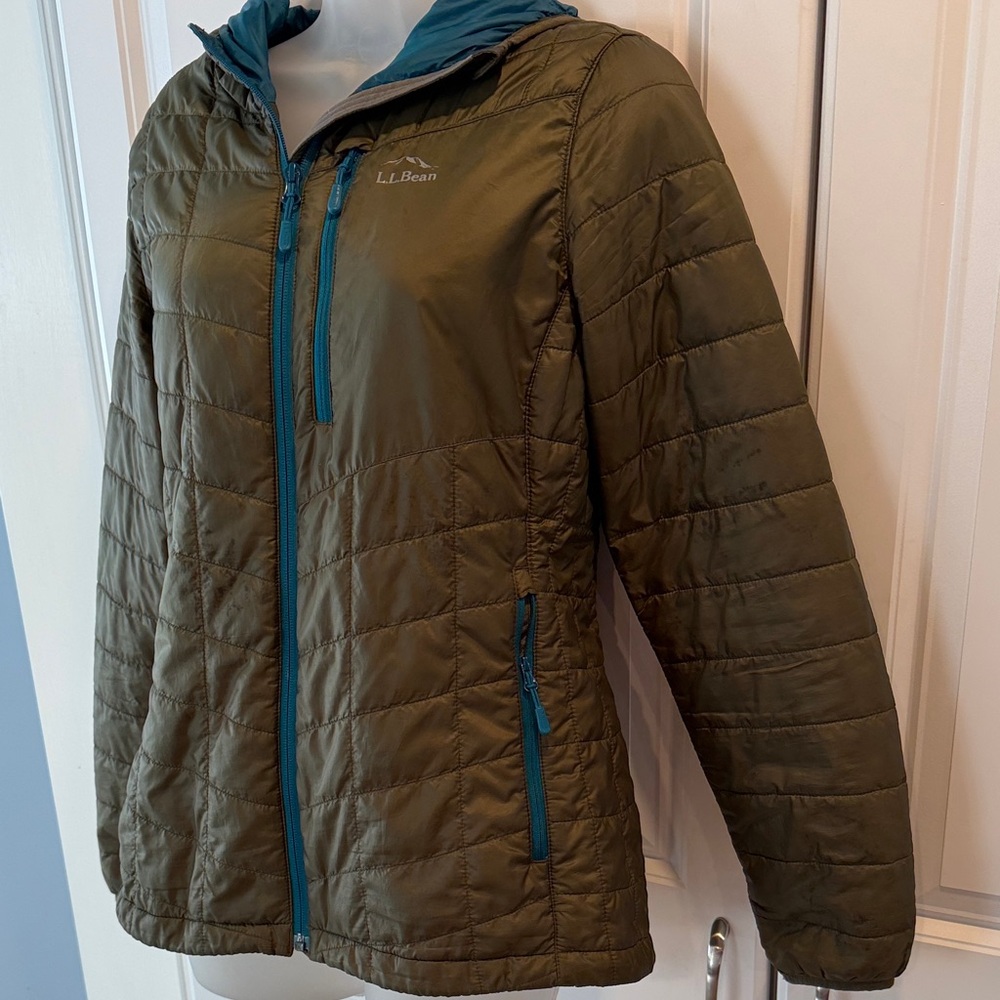 L.L.Bean PrimaLoft Packaway Hooded Jacket in olive green with teal accents - Picture 14 of 16